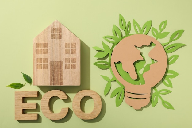 Concept di casa eco casa in legno con la parola eco