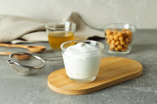 Concetto Aquafaba di cibo e cucina vegana