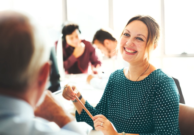 Concetto astuto di Smiling Cheerful Beautiful della donna di affari