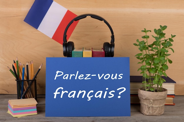 Concetto di apprendimento del testo in lingua francese Parlezvous francais Parlez vous francais bandiera della Francia