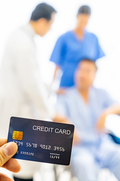 Concetto di assicurazione sanitaria carta di credito