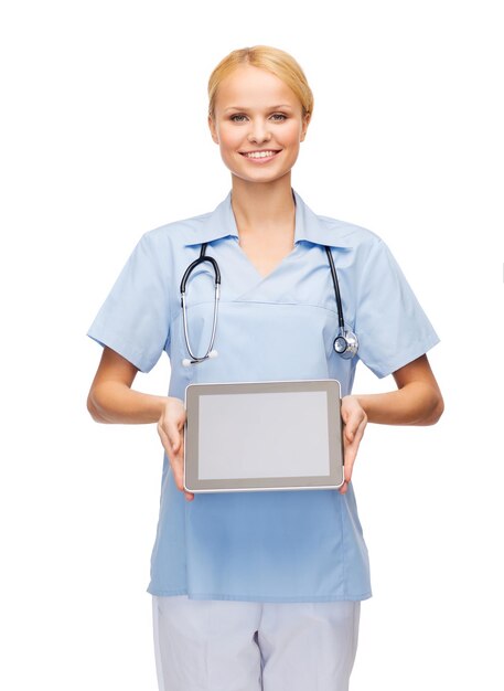 concetto di assistenza sanitaria, medicina e tecnologia - dottoressa o infermiera sorridente con computer tablet pc