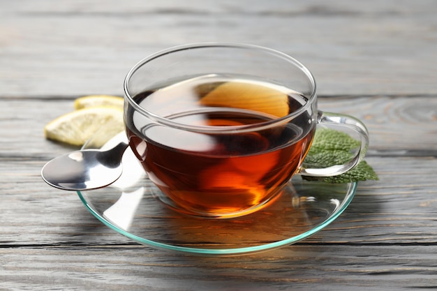 Concetto di bevanda calda con tè, primi piani