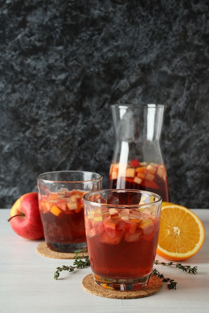 Concetto di bevanda con Sangria spazio per il testo