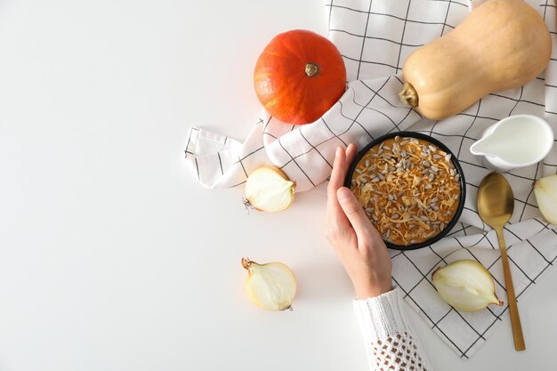 Concetto di cibo autunnale Porridge di zucca spazio per il testo