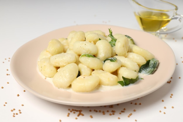 Concetto di cibo gustoso con gnocchi da vicino