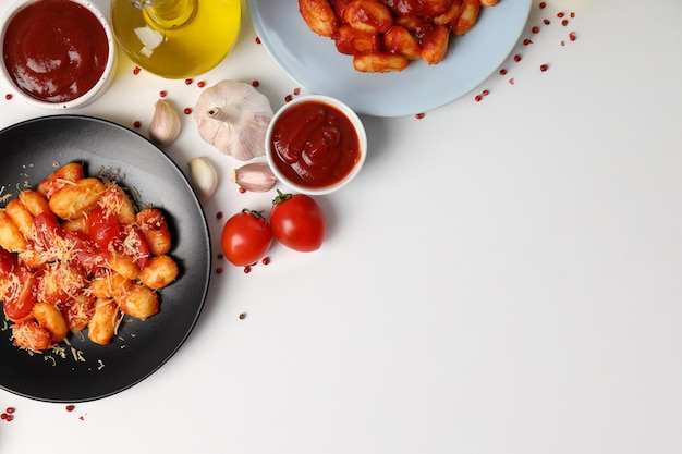 Concetto di cibo gustoso con gnocchi di patate spazio per il testo