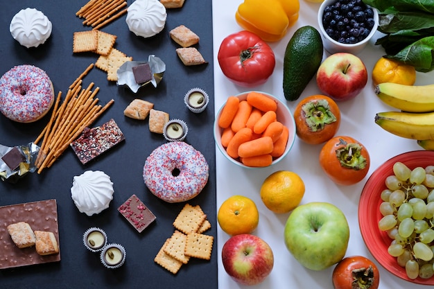 Concetto di cibo sano e malsano