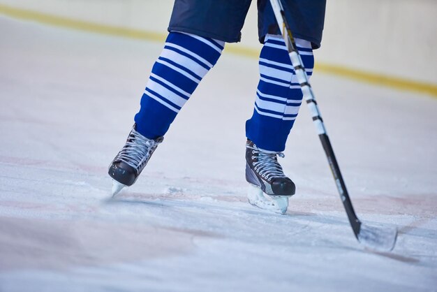concetto di competizione per giocatori di sport di hockey su ghiaccio