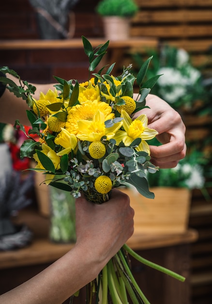 Concetto di consegna di fiori