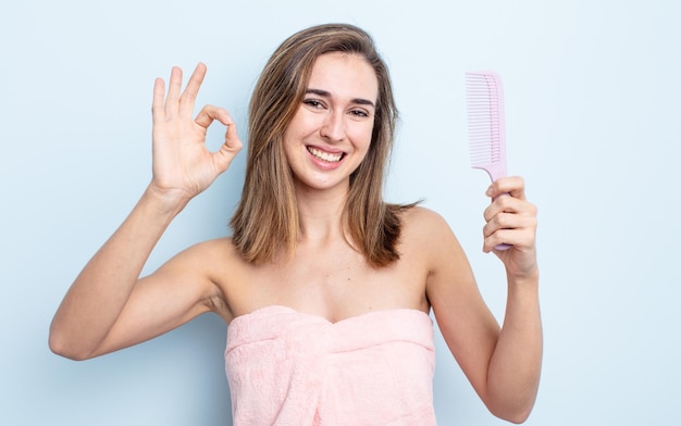 Concetto di cura dei capelli donna graziosa