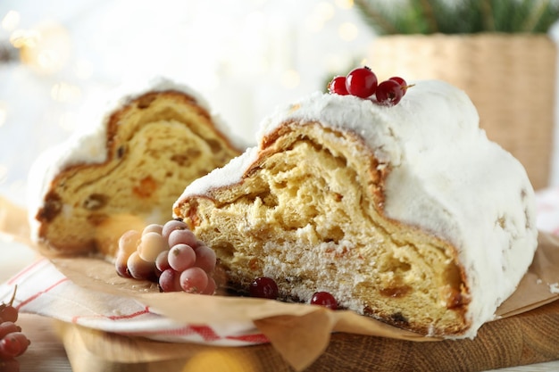 Concetto di dessert tedesco Stollen da vicino