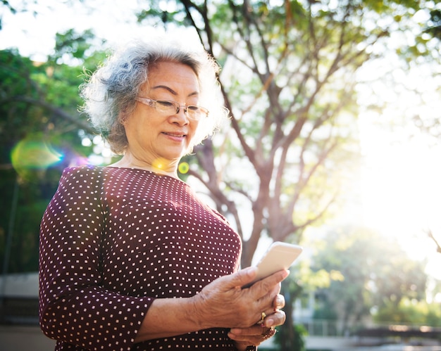 Concetto di dispositivo digitale di telecommucanazione smartphone