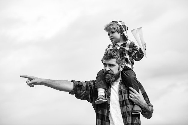 Concetto di festa del papà padre e figlio insieme