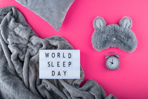 Concetto di giornata mondiale del sonno con sveglia