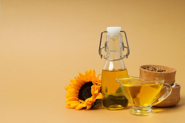 Concetto di ingredienti per cucinare Olio di girasole