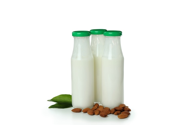 Concetto di latte vegano isolato su bianco