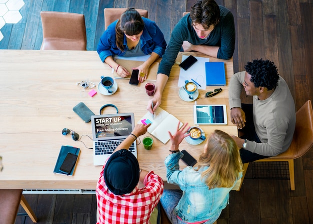 Concetto di lavoro del caffè dell&#39;ufficio di pianificazione di creatività di idee