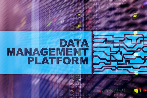Concetto di piattaforma di gestione e analisi dei dati sullo sfondo della sala server