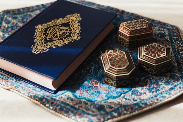 Concetto di Ramadan con Corano