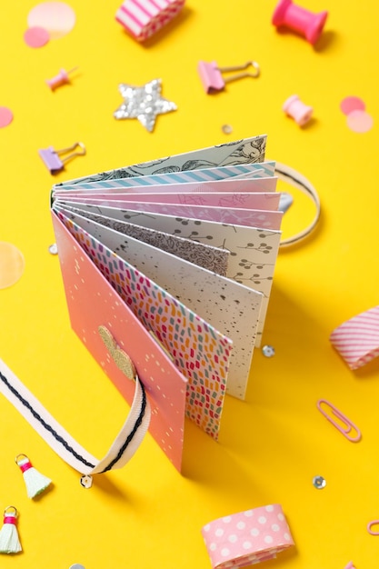 Concetto di scrapbooking scrapbooking per il concetto di hobby di vacanza