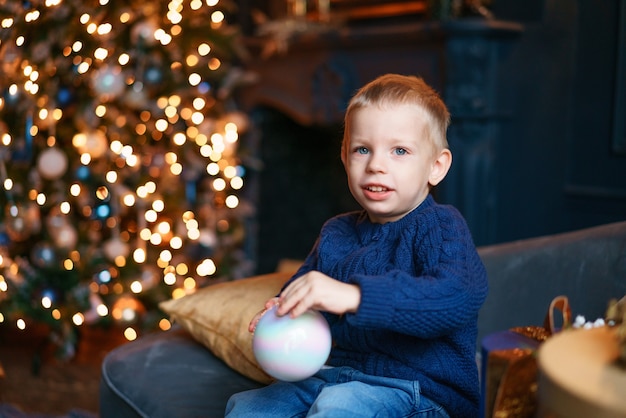 Concetto di storie di Natale per bambini prima infanzia ricordo miracolo di Natale e sentimenti di capodanno poco...