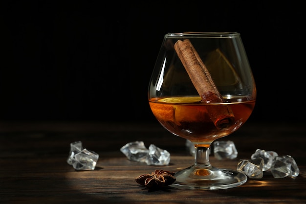 Concetto di superalcolici con cognac