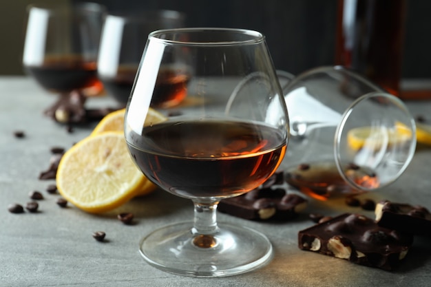 Concetto di superalcolici con cognac