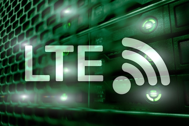 Concetto di tecnologia internet wireless LTE 5g Sala server