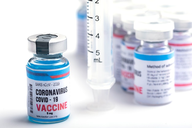 Concetto di vaccino contro il coronavirus covid19, ricerca medica o laboratorio scientifico, studio per la produzione di vaccini contro il virus per proteggere un coronavirus COVID-19