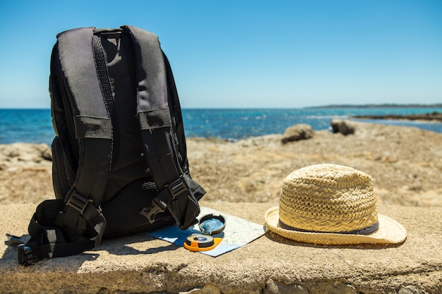 Concetto di viaggio con lo zaino