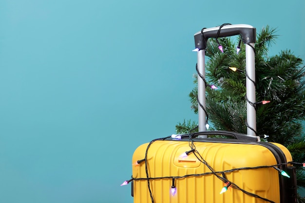 Concetto di viaggio di Natale con i bagagli