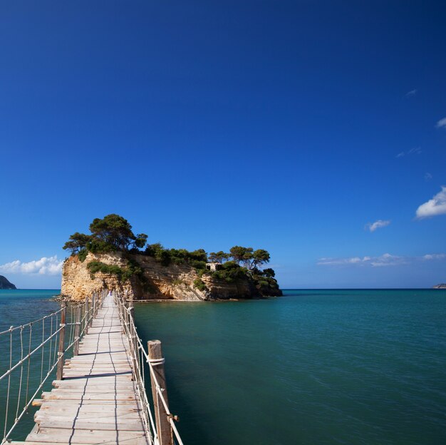 Concetto di viaggio e vacanza - Zante, un ponte per l'isola