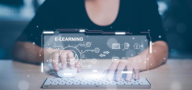 Concetto Elearning Education Imprenditore tocco della mano Online Education icon su schermo virtuale lezioni Internet e webinar online lezioni online su uno schermo digitaleEducation Internet Technology