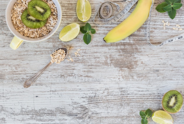 Concetto sano di cibo, dieta, dimagrimento e perdita di peso