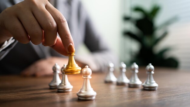 Concezione delle risorse umane gestione della carriera con le mani giunte strategia di pianificazione con figure di scacchi dipartimento risorse umane ricerca di dipendenti per disuguaglianza nel lavoro collettivo