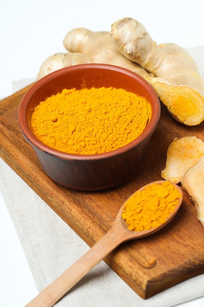 Condimento profumato alla curcuma, uno degli ingredienti principali del curry indiano