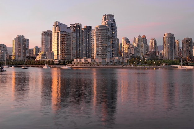 Condomini del lungomare di Vancouver BC