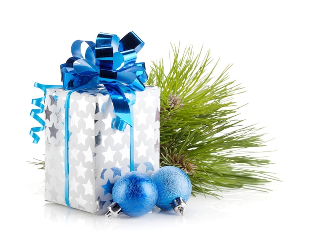 Confezione regalo di Natale e palline blu