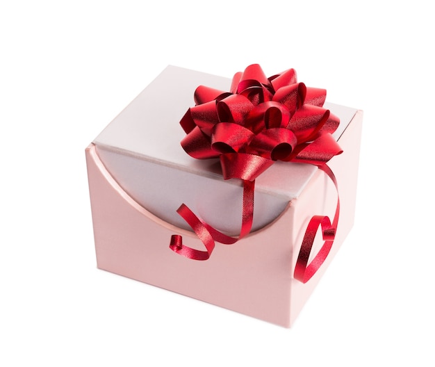 Confezione regalo rosa con nastro rosso e fiocco