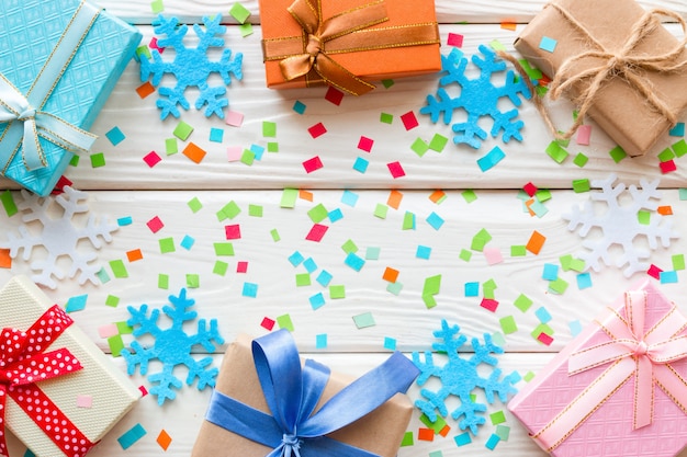 Confezioni regalo con coriandoli e spazio per il testo