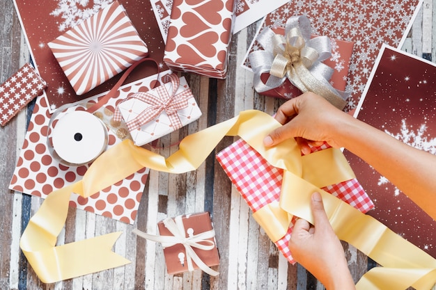 Confezioni regalo per Buon Natale e Felice Anno Nuovo