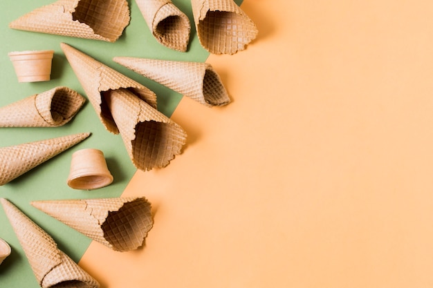 Coni gelato copia-spazio