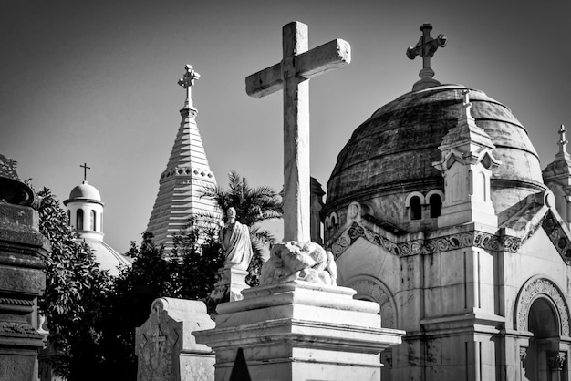 conjunto de tumbas de un cementerio