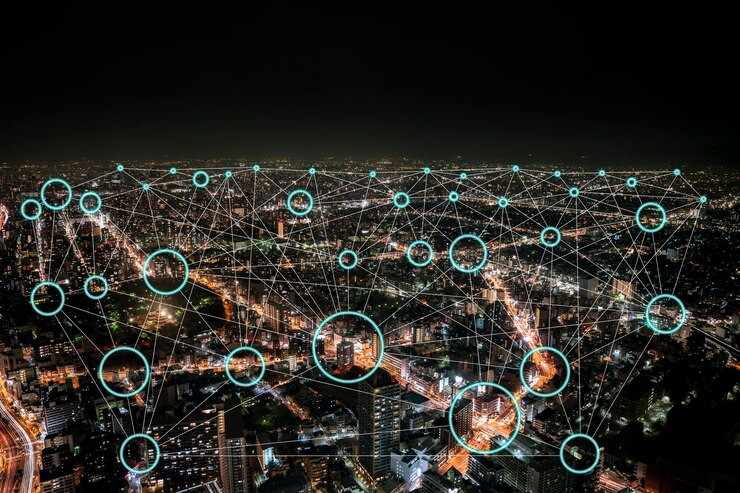 Connessione di rete con cerchio di luce al neon e vuoto all'interno per qualsiasi logo aziendale o icona sullo sfondo di un edificio alto di notte