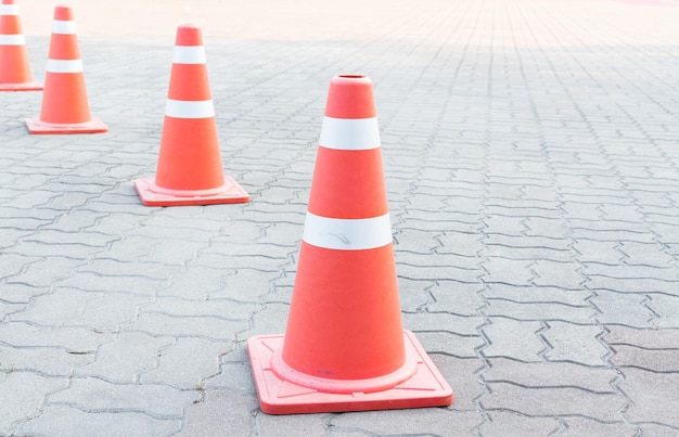 Cono di traffico sulla strada