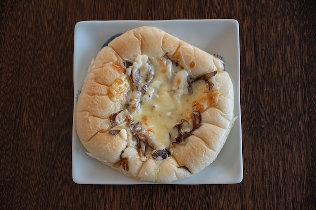 Contorno di pane al formaggio