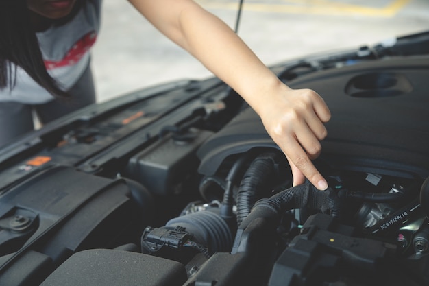 Controllando l&#39;auto del motore