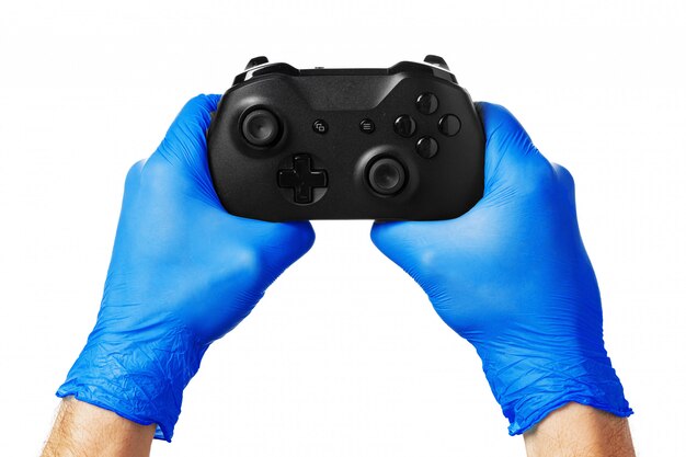 Controller per console per videogiochi nelle mani dei giocatori