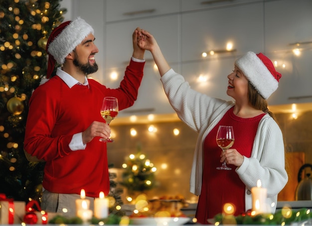 Coppia a cena di Natale